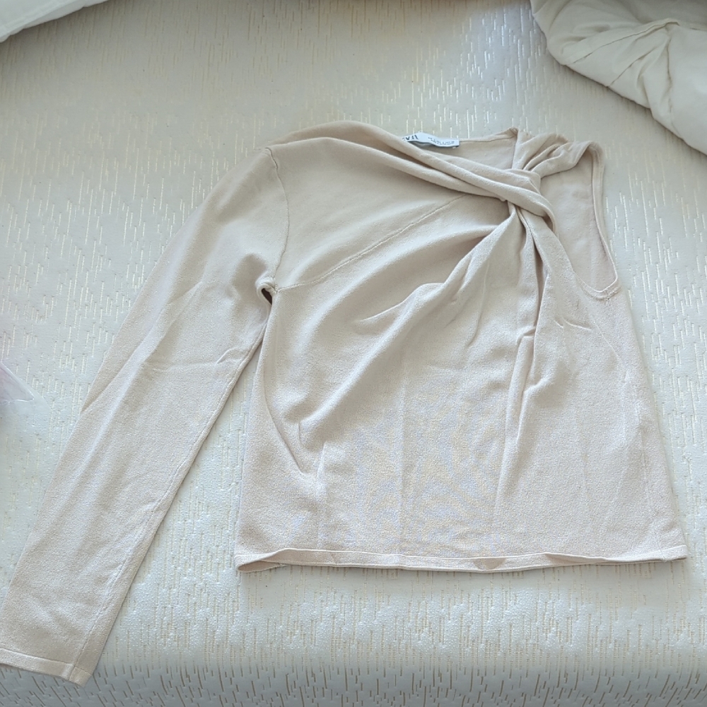 Zara Cream Long Sleeve Women's Top